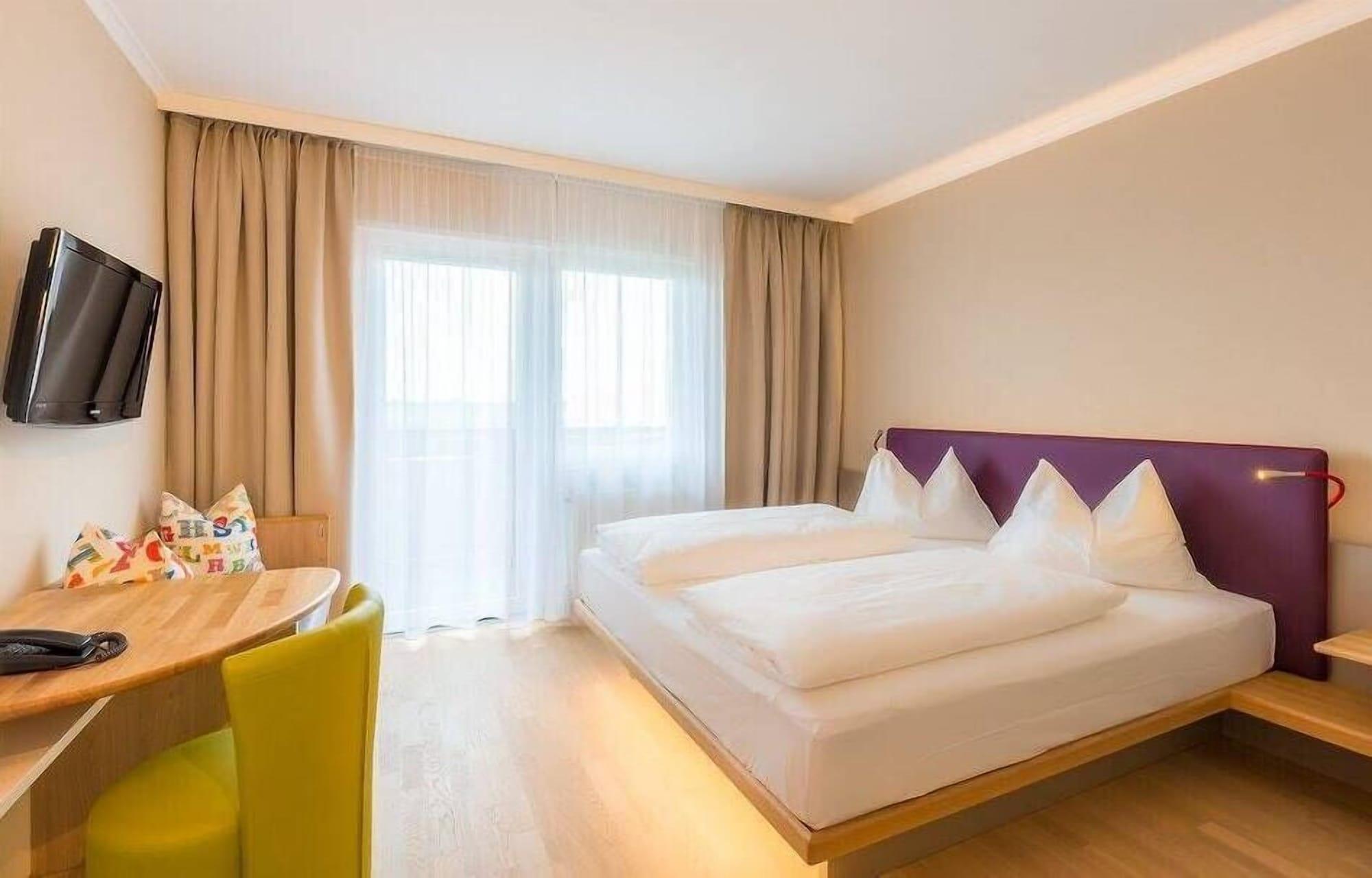 All In Red Thermenhotel لتزمانسبرغ المظهر الخارجي الصورة