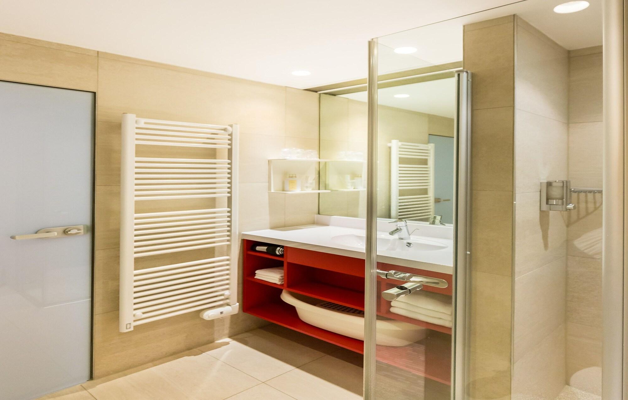 All In Red Thermenhotel لتزمانسبرغ المظهر الخارجي الصورة