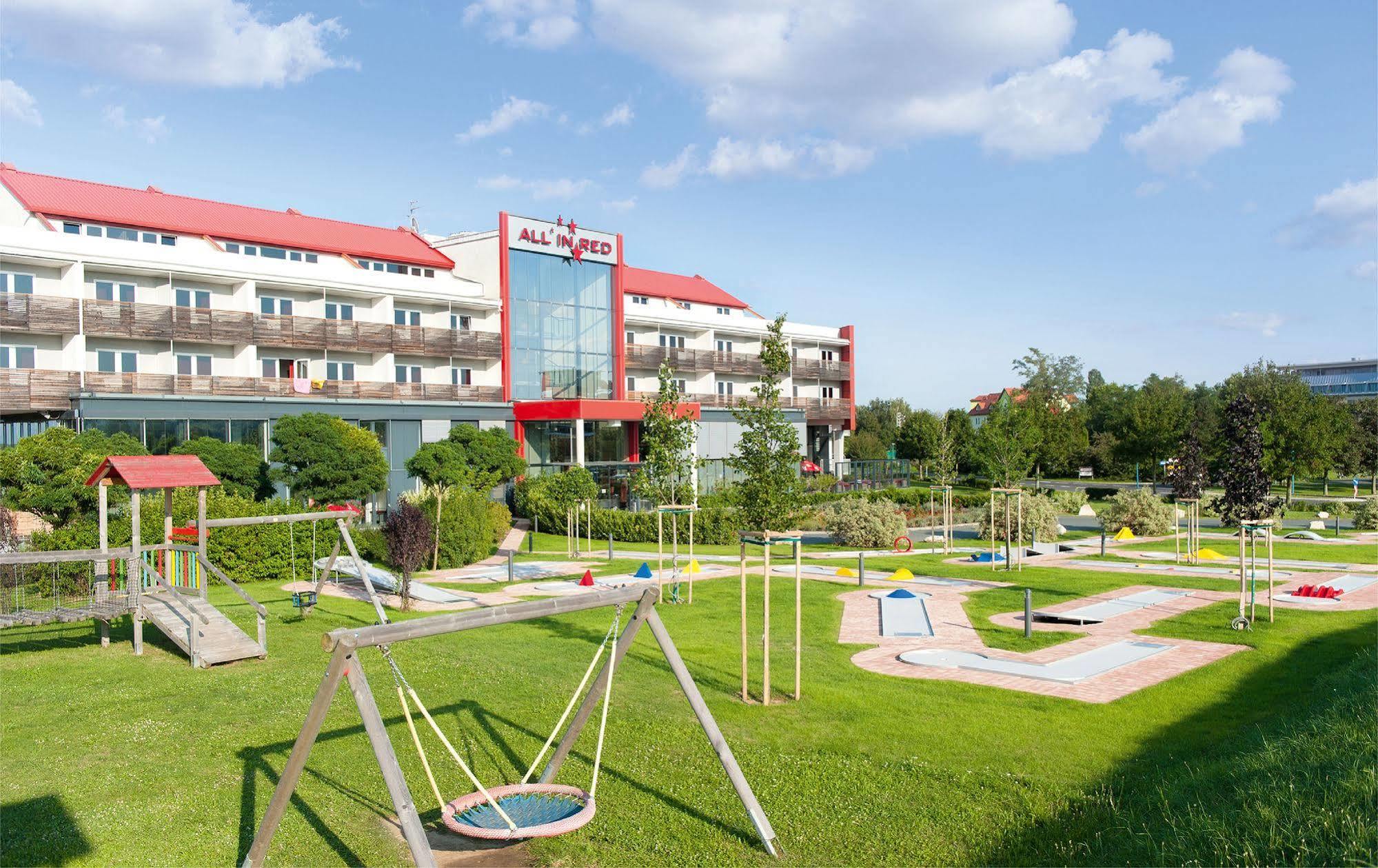 All In Red Thermenhotel لتزمانسبرغ المظهر الخارجي الصورة